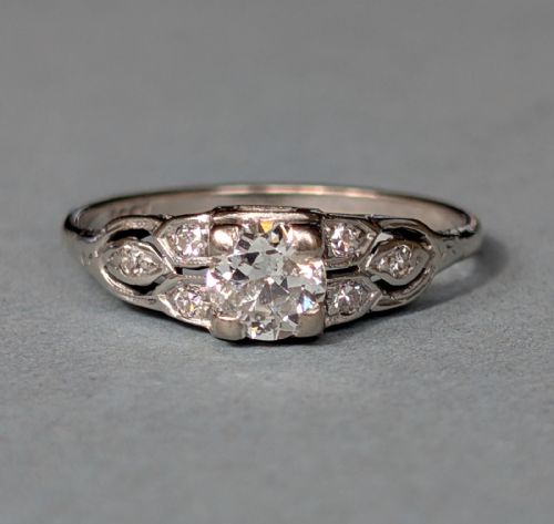 art deco 18ct gold platinum diamond solitaire engagement ring - CATEGORY: ANTIQUE JEWELLERY - DATED 1930