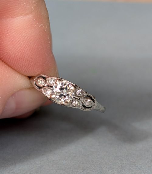 ART DECO 18CT GOLD PLATINUM DIAMOND SOLITAIRE ENGAGEMENT RING - ADDITIONAL PHOTO 5