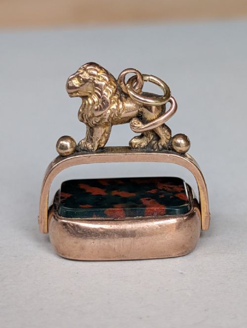 ANTIQUE 9CT GOLD LION SPINNING FOB C1900 - ADDITIONAL PHOTO 4