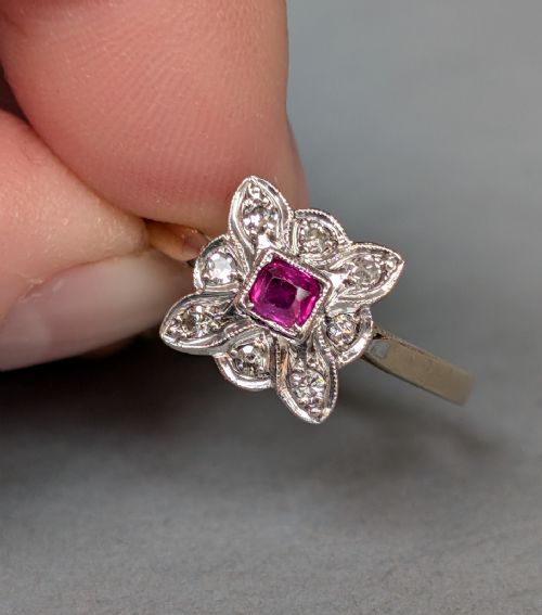 ART DECO 18CT GOLD PLATINUM RUBY DIAMOND RING - ADDITIONAL PHOTO 3