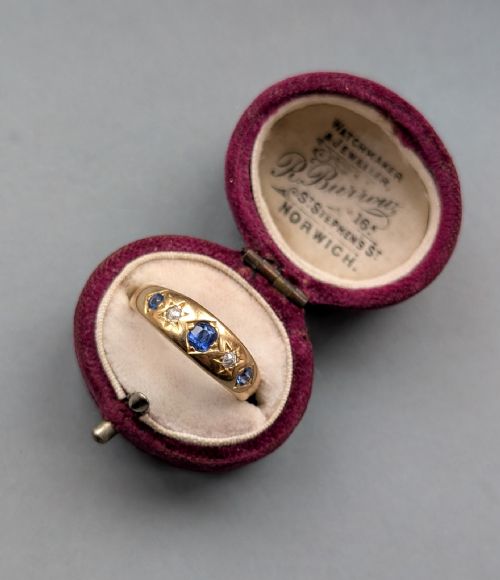 HEAVY ANTIQUE 18CT GOLD SAPPHIRE GYPSY RING C1901 - ADDITIONAL PHOTO 9
