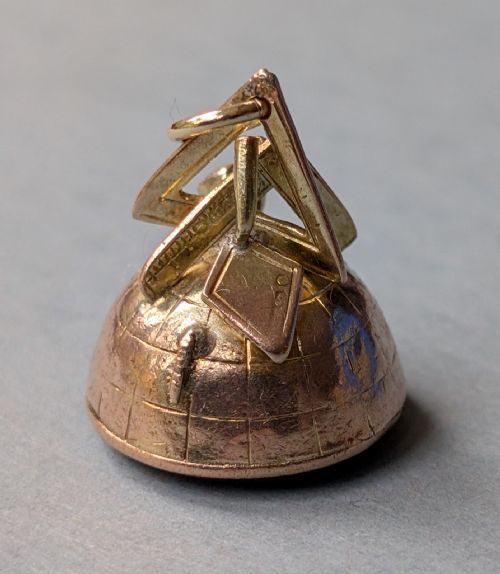 RARE ANTIQUE 9CT ROSE GOLD HALF FREEMASONS SPHERE FOB PENDANT - ADDITIONAL PHOTO 3