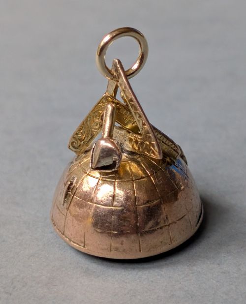 RARE ANTIQUE 9CT ROSE GOLD HALF FREEMASONS SPHERE FOB PENDANT - ADDITIONAL PHOTO 4