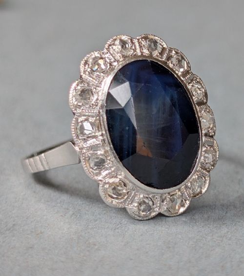 LARGE ART DECO PLATINUM SAPPHIRE AND DIAMOND RING - ADDITIONAL PHOTO 1