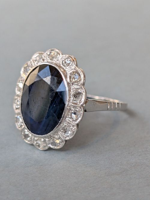 LARGE ART DECO PLATINUM SAPPHIRE AND DIAMOND RING - ADDITIONAL PHOTO 3