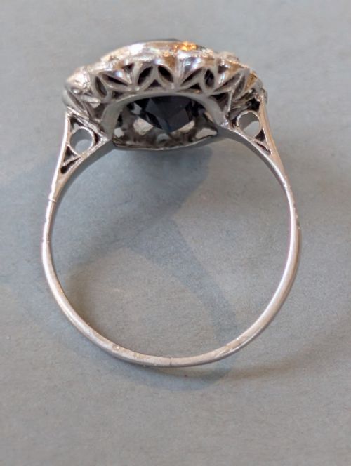 LARGE ART DECO PLATINUM SAPPHIRE AND DIAMOND RING - ADDITIONAL PHOTO 4