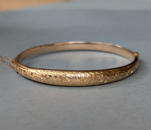 EDWARDIAN ENGRAVED 9CT GOLD BRACELET BANGLE C1903 - ADDITIONAL PHOTO 2