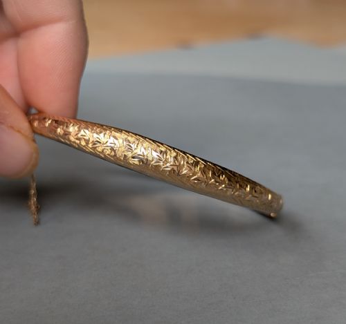 EDWARDIAN ENGRAVED 9CT GOLD BRACELET BANGLE C1903 - ADDITIONAL PHOTO 3