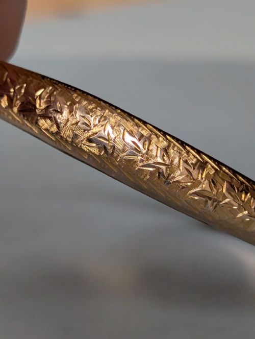 EDWARDIAN ENGRAVED 9CT GOLD BRACELET BANGLE C1903 - ADDITIONAL PHOTO 4