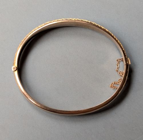 EDWARDIAN ENGRAVED 9CT GOLD BRACELET BANGLE C1903 - ADDITIONAL PHOTO 9