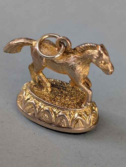 ANTIQUE 9CT GOLD HORSE PONY PENDANT FOB WITH BLOODSTONE - ADDITIONAL PHOTO 6