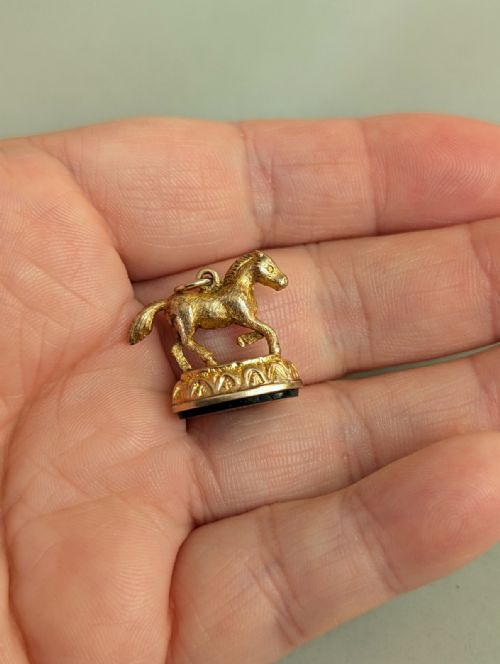 ANTIQUE 9CT GOLD HORSE PONY PENDANT FOB WITH BLOODSTONE - ADDITIONAL PHOTO 9