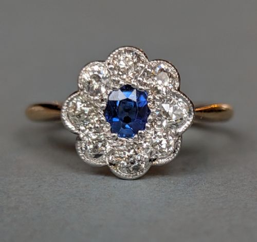art deco 18ct gold sapphire and diamond ring - CATEGORY: ANTIQUE JEWELLERY - DATED 1930