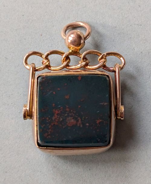 ANTIQUE 9CT GOLD SPINNING FOB BLOODSTONE CARNELIAN CHESTER 1914 - ADDITIONAL PHOTO 2