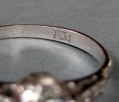 ART DECO PLATINUM DIAMOND SOLITAIRE ENGAGEMENT RING - ADDITIONAL PHOTO 4