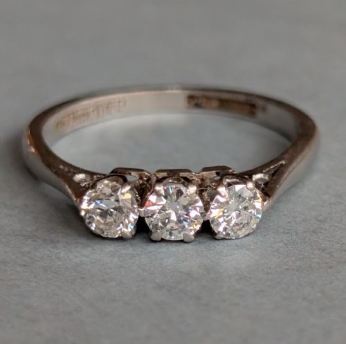 ART DECO PLATINUM DIAMOND THREE STONE RING 050CT BRAVINGTONS - ADDITIONAL PHOTO 2