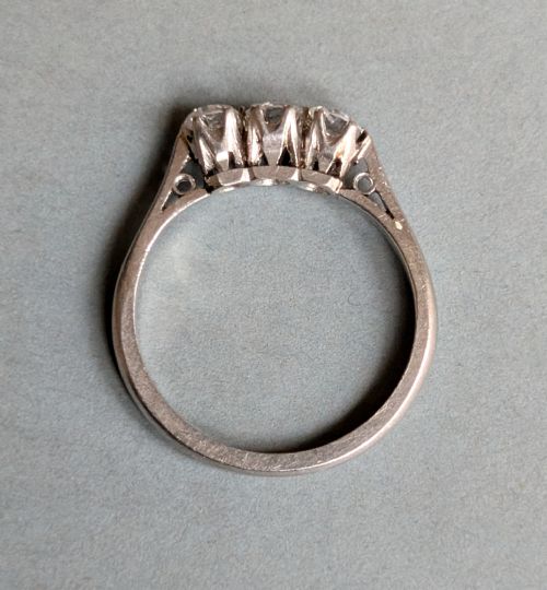 ART DECO PLATINUM DIAMOND THREE STONE RING 050CT BRAVINGTONS - ADDITIONAL PHOTO 6