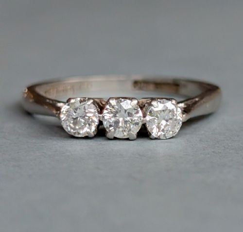 ART DECO PLATINUM DIAMOND THREE STONE RING 050CT BRAVINGTONS - ADDITIONAL PHOTO 8