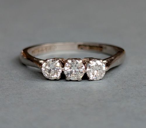 ART DECO PLATINUM DIAMOND THREE STONE RING 050CT BRAVINGTONS - ADDITIONAL PHOTO 9