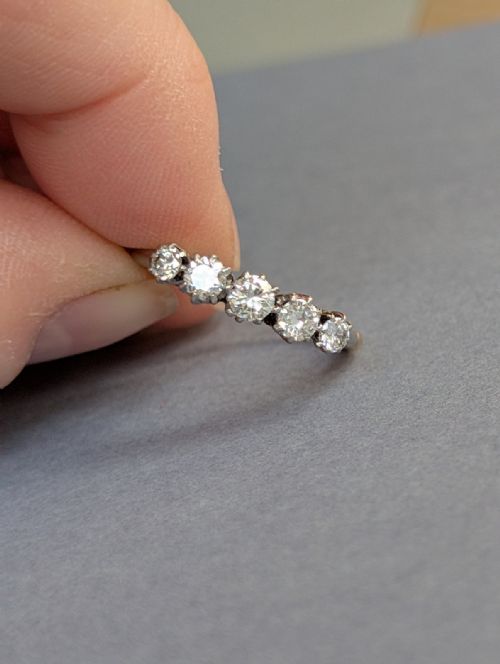 ART DECO 18CT GOLD DIAMOND FIVE STONE RING - ADDITIONAL PHOTO 4