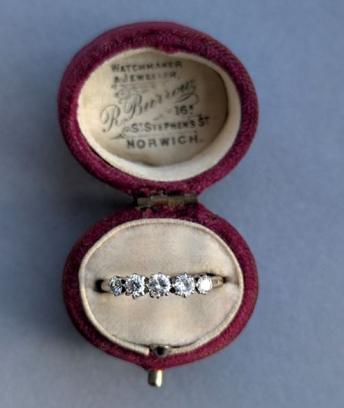 ART DECO 18CT GOLD DIAMOND FIVE STONE RING - ADDITIONAL PHOTO 8