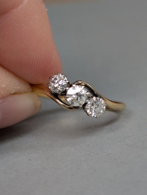 ANTIQUE 18CT GOLD OLD CUT DIAMOND CROSSOVER RING - ADDITIONAL PHOTO 2