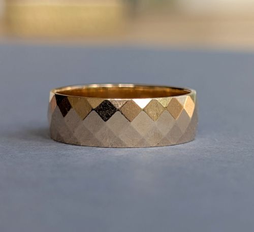 VINTAGE 9CT GOLD WEDDING BAND RING C1968 - ADDITIONAL PHOTO 2