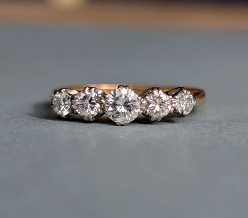 VINTAGE 18CT GOLD DIAMOND FIVE STONE RING - ADDITIONAL PHOTO 2