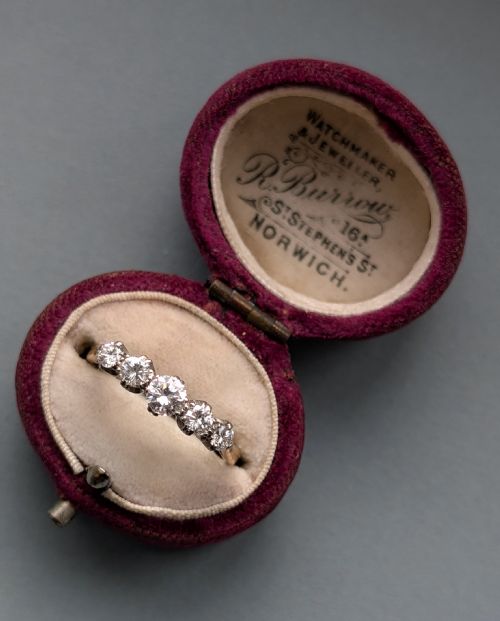 VINTAGE 18CT GOLD DIAMOND FIVE STONE RING - ADDITIONAL PHOTO 5