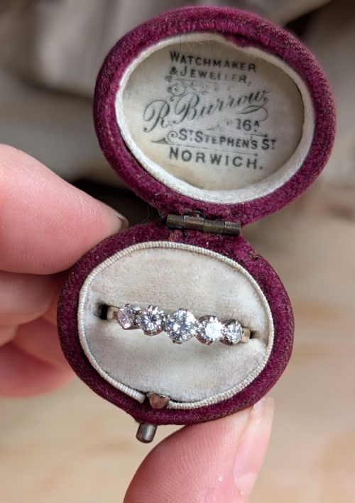 VINTAGE 18CT GOLD DIAMOND FIVE STONE RING - ADDITIONAL PHOTO 6