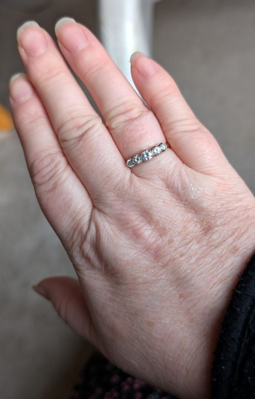VINTAGE 18CT GOLD DIAMOND FIVE STONE RING - ADDITIONAL PHOTO 9
