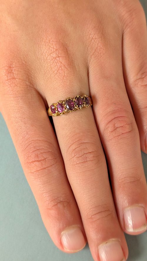 VICTORIAN 15CT GOLD GARNET RING C1897 - ADDITIONAL PHOTO 1