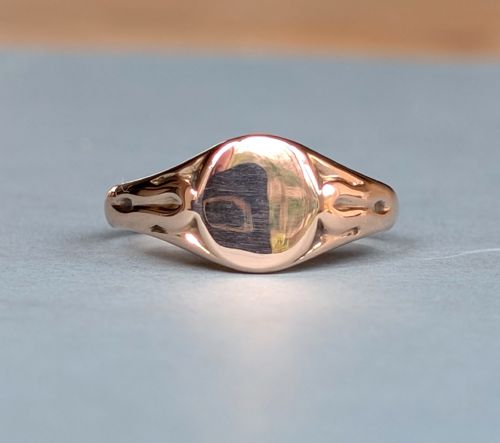 ANTIQUE 9CT ROSE GOLD SIGNET RING WEDDING BAND C1911 - ADDITIONAL PHOTO 2