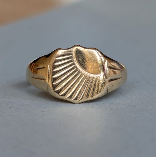 VINTAGE 9CT GOLD SIGNET RING MANS WEDDING BAND C1965 - ADDITIONAL PHOTO 1