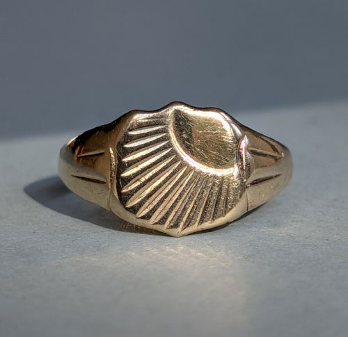 VINTAGE 9CT GOLD SIGNET RING MANS WEDDING BAND C1965 - ADDITIONAL PHOTO 2
