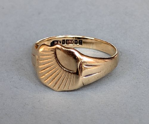 VINTAGE 9CT GOLD SIGNET RING MANS WEDDING BAND C1965 - ADDITIONAL PHOTO 4