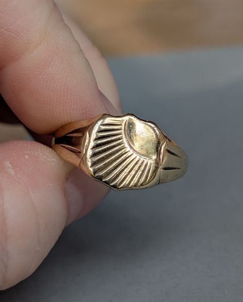VINTAGE 9CT GOLD SIGNET RING MANS WEDDING BAND C1965 - ADDITIONAL PHOTO 6