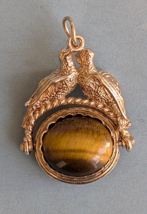 ANTIQUE 9CT GOLD SPINNING FOB DOVES AND TIGERS EYE - ADDITIONAL PHOTO 1