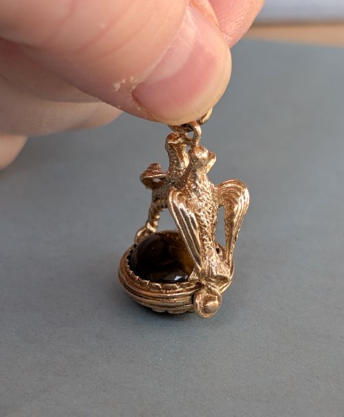 ANTIQUE 9CT GOLD SPINNING FOB DOVES AND TIGERS EYE - ADDITIONAL PHOTO 5