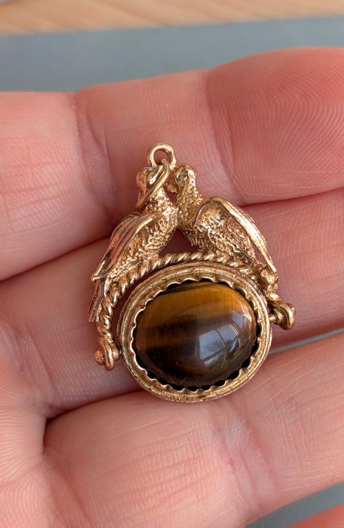 ANTIQUE 9CT GOLD SPINNING FOB DOVES AND TIGERS EYE - ADDITIONAL PHOTO 8
