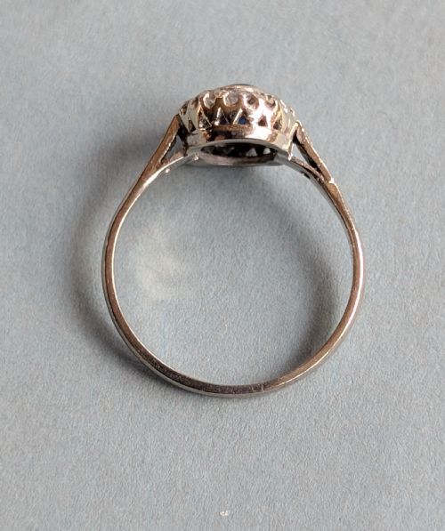 SMALL ART DECO 18CT GOLD SAPPHIRE AND DIAMOND RING - ADDITIONAL PHOTO 3