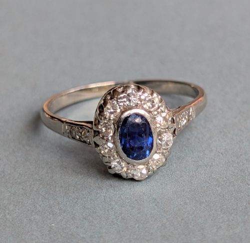 SMALL ART DECO 18CT GOLD SAPPHIRE AND DIAMOND RING - ADDITIONAL PHOTO 8