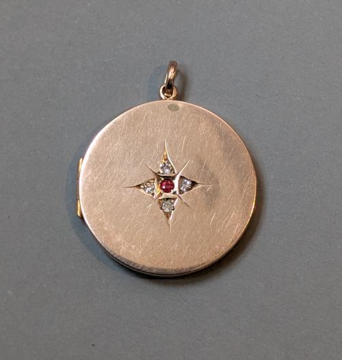 ANTIQUE 9CT GOLD LOCKET WITH PASTE STONES