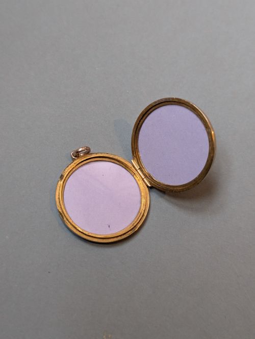 ANTIQUE 9CT GOLD LOCKET WITH PASTE STONES - ADDITIONAL PHOTO 6