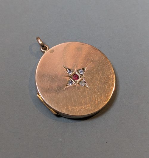 ANTIQUE 9CT GOLD LOCKET WITH PASTE STONES - ADDITIONAL PHOTO 8