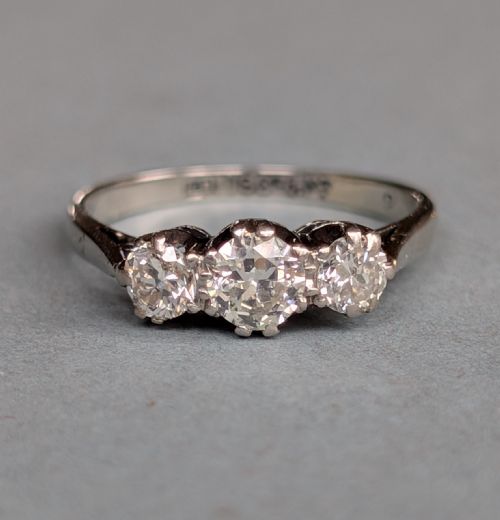 art deco 18ct gold diamond three stone ring - CATEGORY: ANTIQUE JEWELLERY - DATED 1930