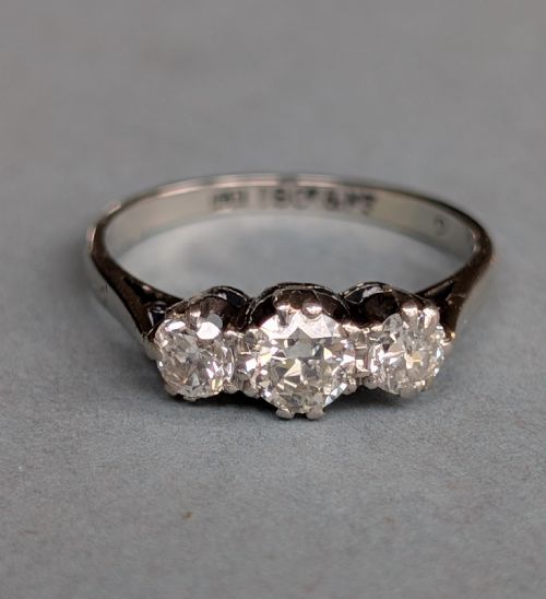 ART DECO 18CT GOLD DIAMOND THREE STONE RING - ADDITIONAL PHOTO 3
