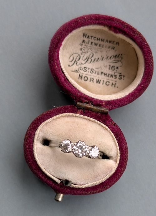 ART DECO 18CT GOLD DIAMOND THREE STONE RING - ADDITIONAL PHOTO 10