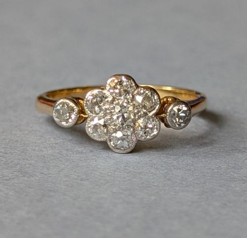 antique 18ct gold diamond daisy cluster ring - CATEGORY: ANTIQUE JEWELLERY - DATED 1920