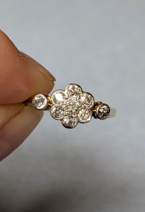 ANTIQUE 18CT GOLD DIAMOND DAISY CLUSTER RING - ADDITIONAL PHOTO 4
